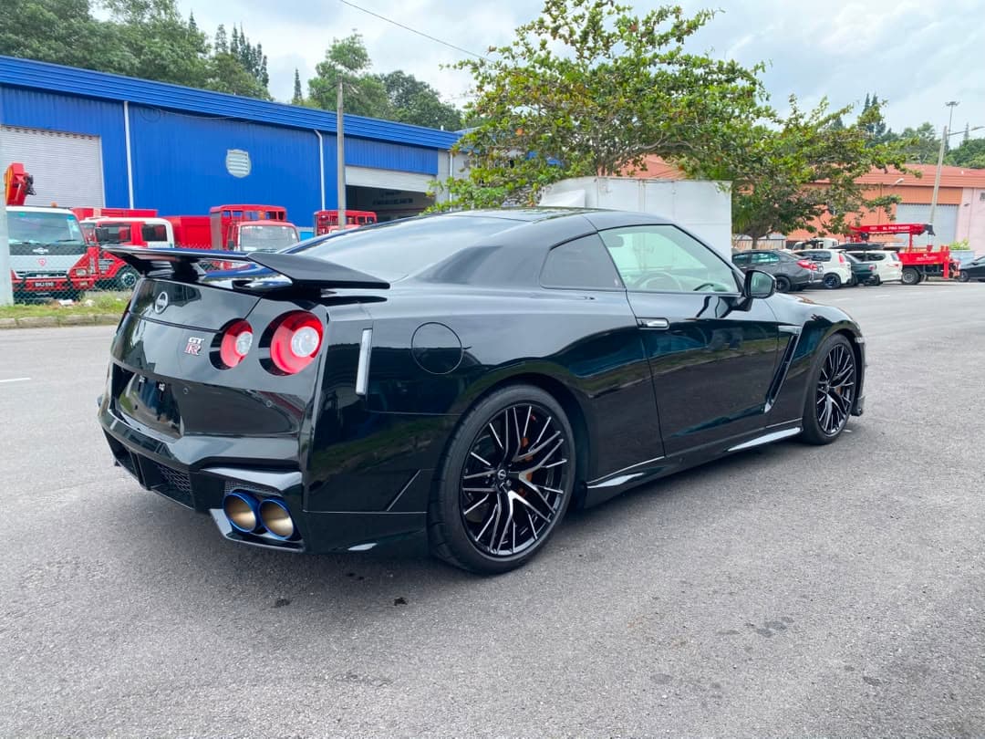 2023 NISSAN GTR35 BLACK photo 6