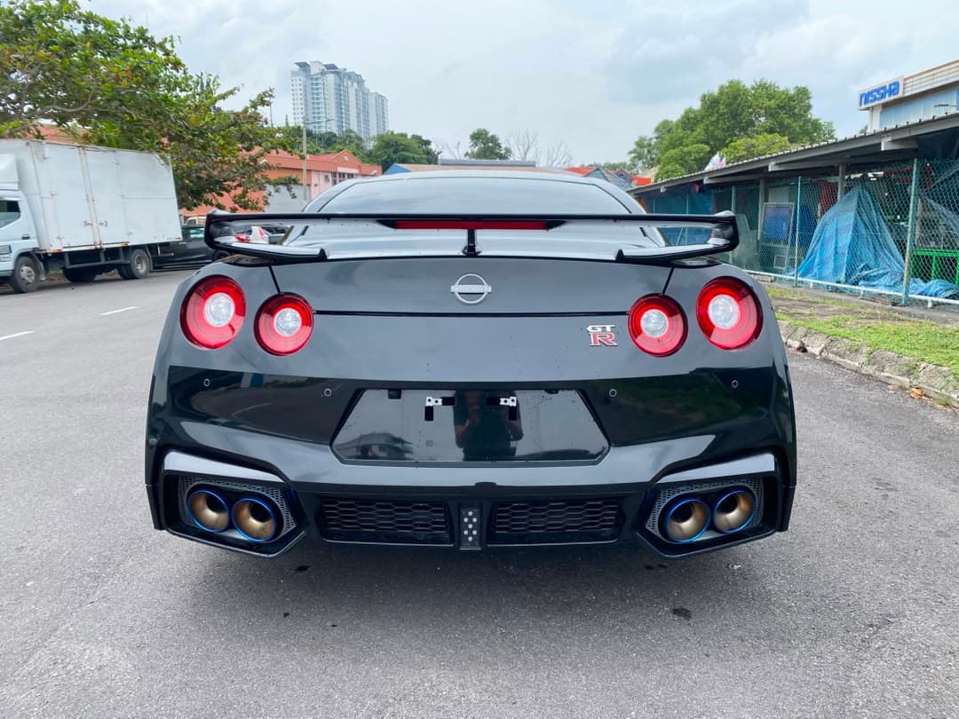 2023 NISSAN GTR35 BLACK photo 5